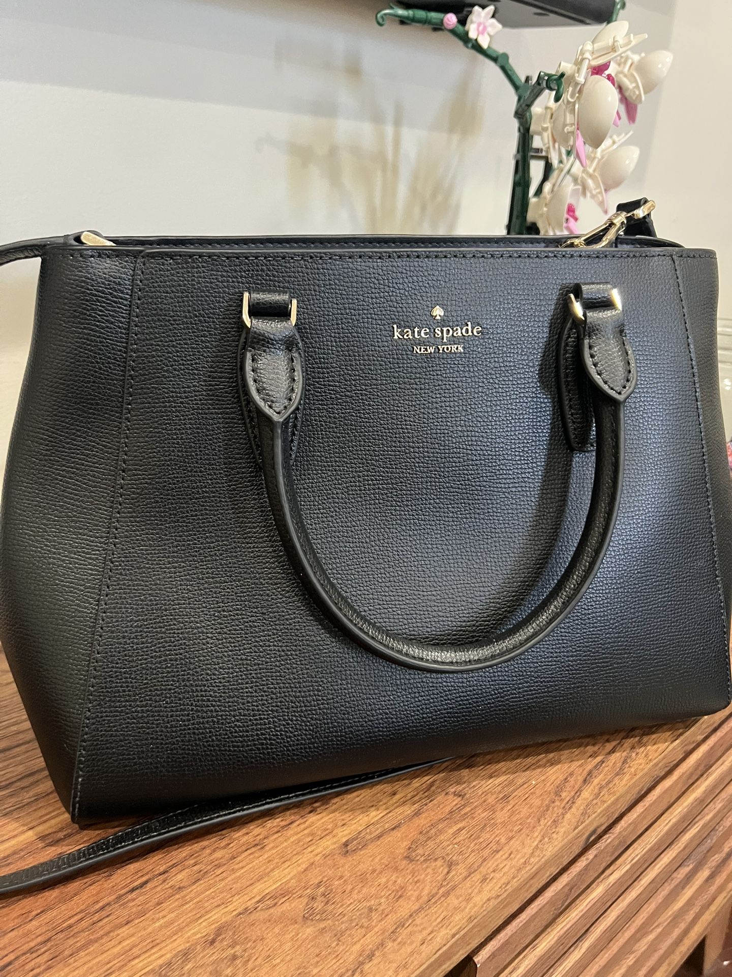 Kate Spade Purse (Barely Used!)