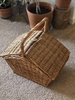 Vintage Picnic Basket