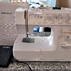 Sewing Machine Like New