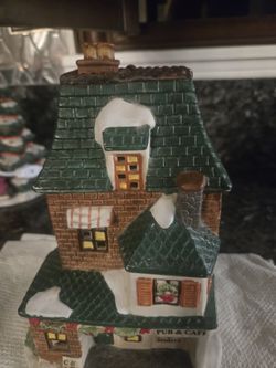 Vintage Village HOLIDAY Decor-PUB N' CAFE