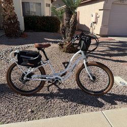 Pedego  E-bike Beach Cruiser 
