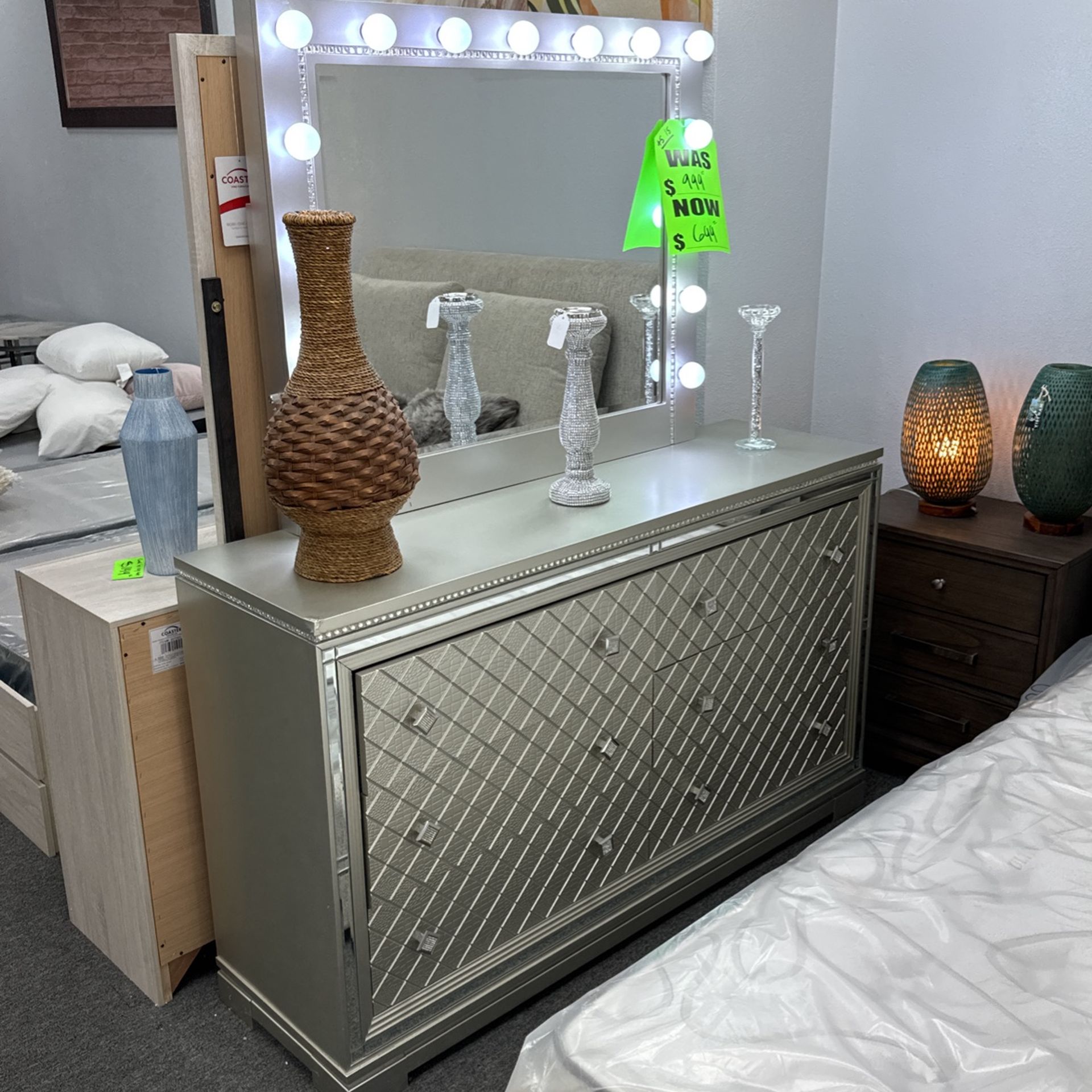 Dresser With Lights