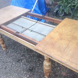 ANTIQUE (over 80 year old) EXTENDABLE OAK WOOD DINING TABLE & 5 CHAIRS! 