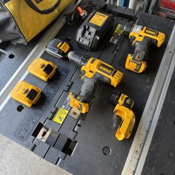 Dewalt 12V Set Up. Drill Impact And LED Light