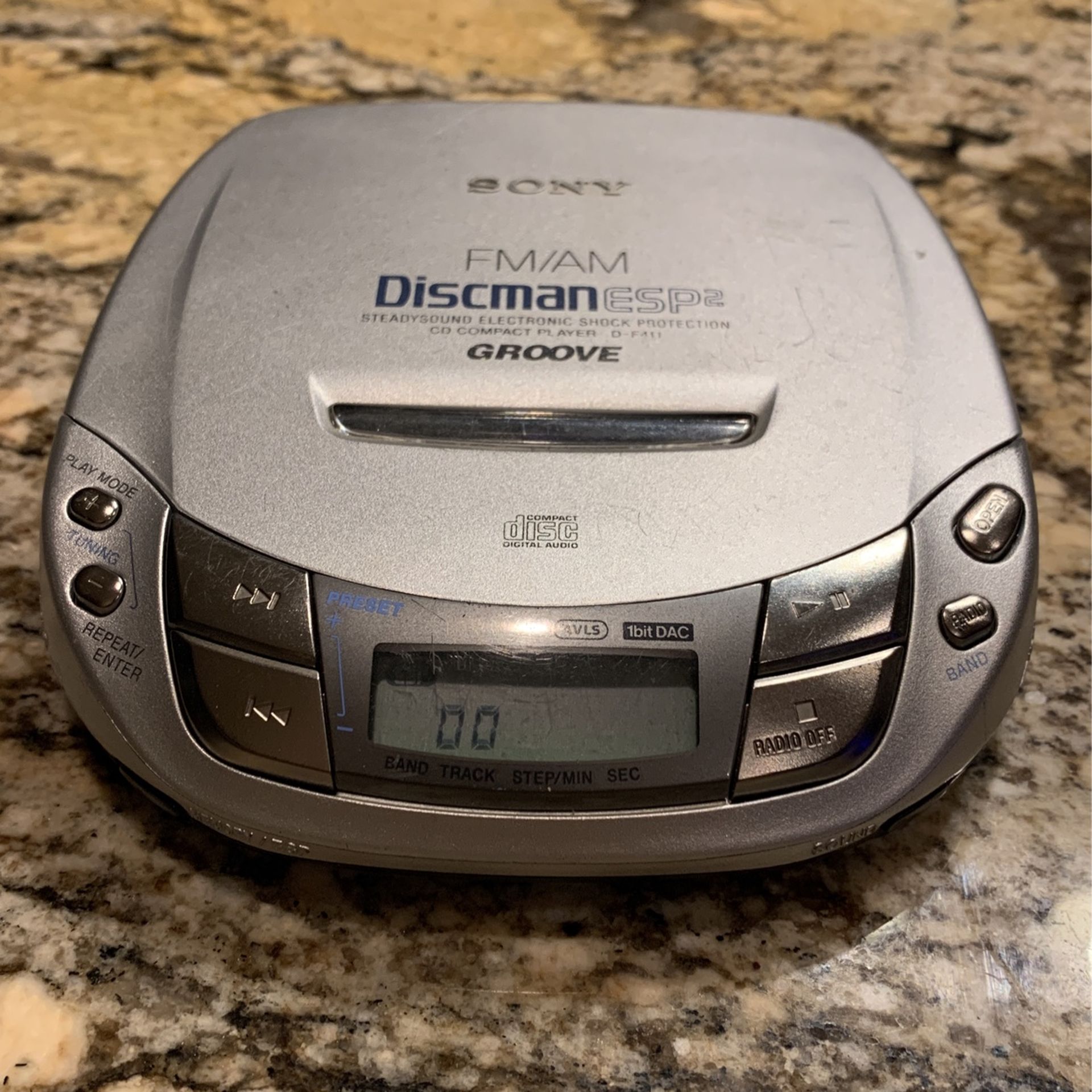 Sony Discman D-F411 ESP2 GROOVE AM/FM Silver Portable CD Player/SteadySound