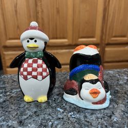 Ceramic Winter Theme Penguin Pair of Salt and Pepper Shakers. Preowned Excellent condition.