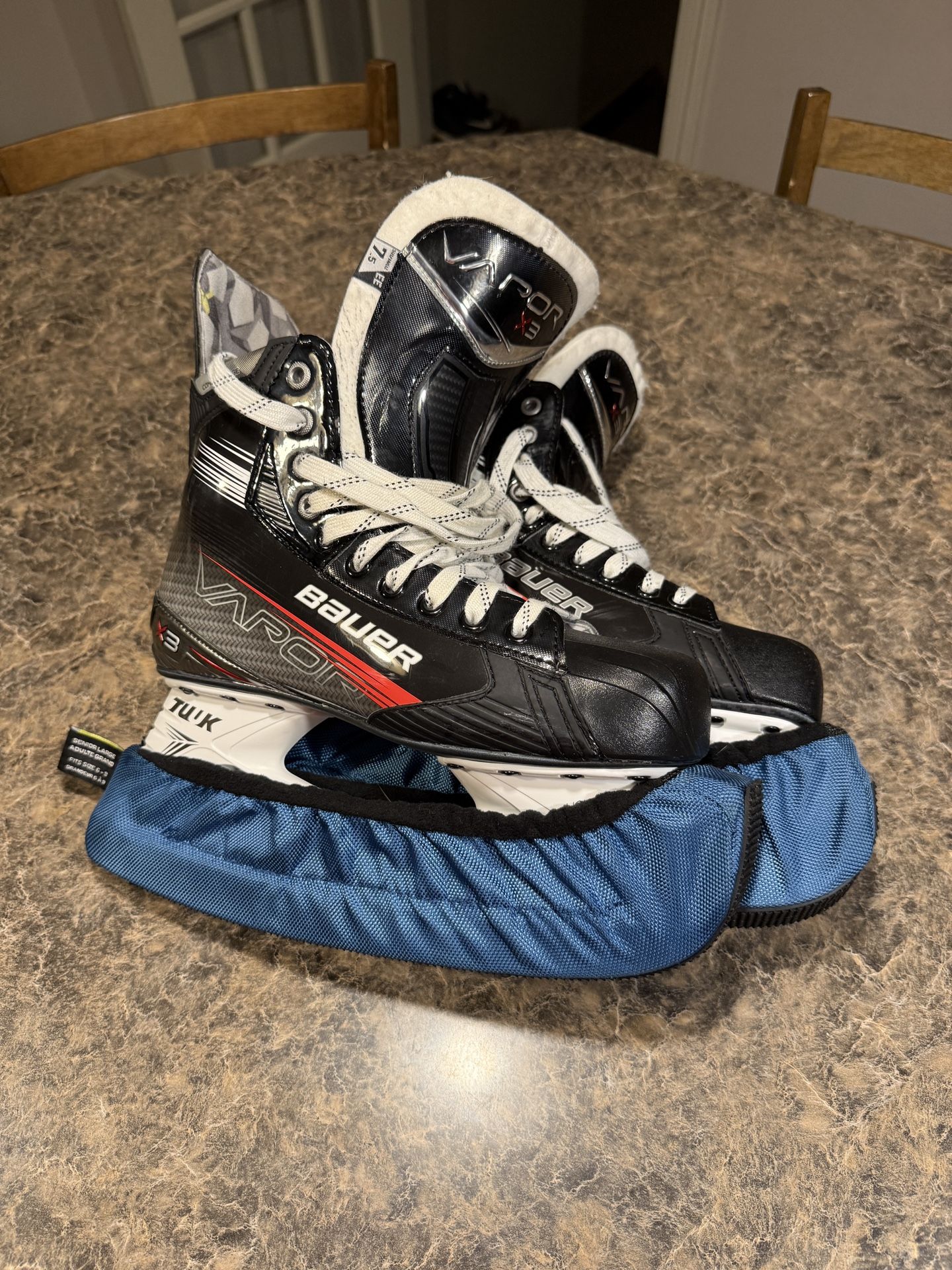Bauer X3 hockey skates