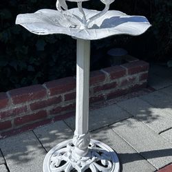 Antique inspired Cast Iron Garden Bird Bath
