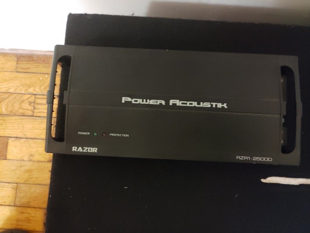 Skar 12s With A Power Acoustic 2500 Watt Amp