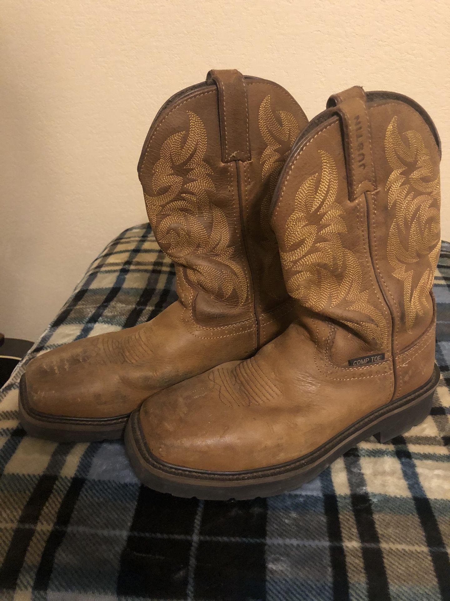 Justin work boots size 6.5D