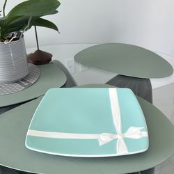 Tiffany & Co 10” Dinner Plate – Blue Gift Box