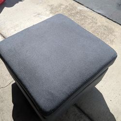 Ottoman/ footrest In Good Condition, Nothing Wrong With It.Size 23"×23"