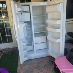 refrigerator Roper by whirlpool 