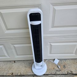 OmniBreeze Tower Fan – Oscillating Floor Fan – Multiple Speeds & Timer