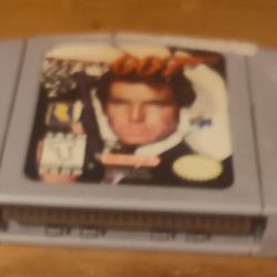 007 Golden eye N64...