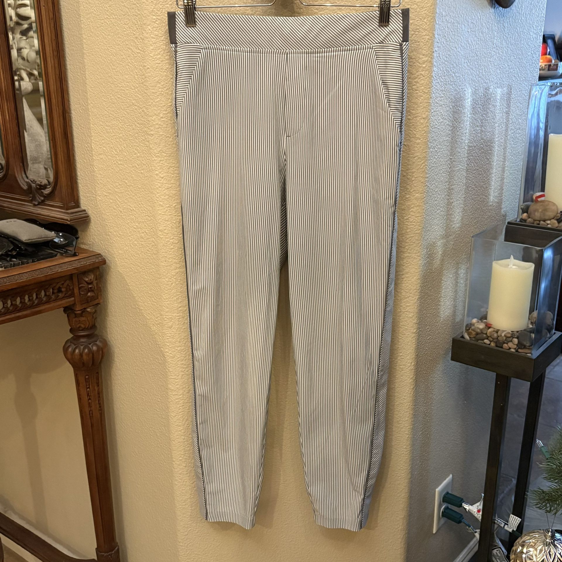 ATHLETA Women Gray White Striped Pants Size 8