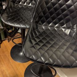 Bar stools - shiny black quilted bucket adjustable