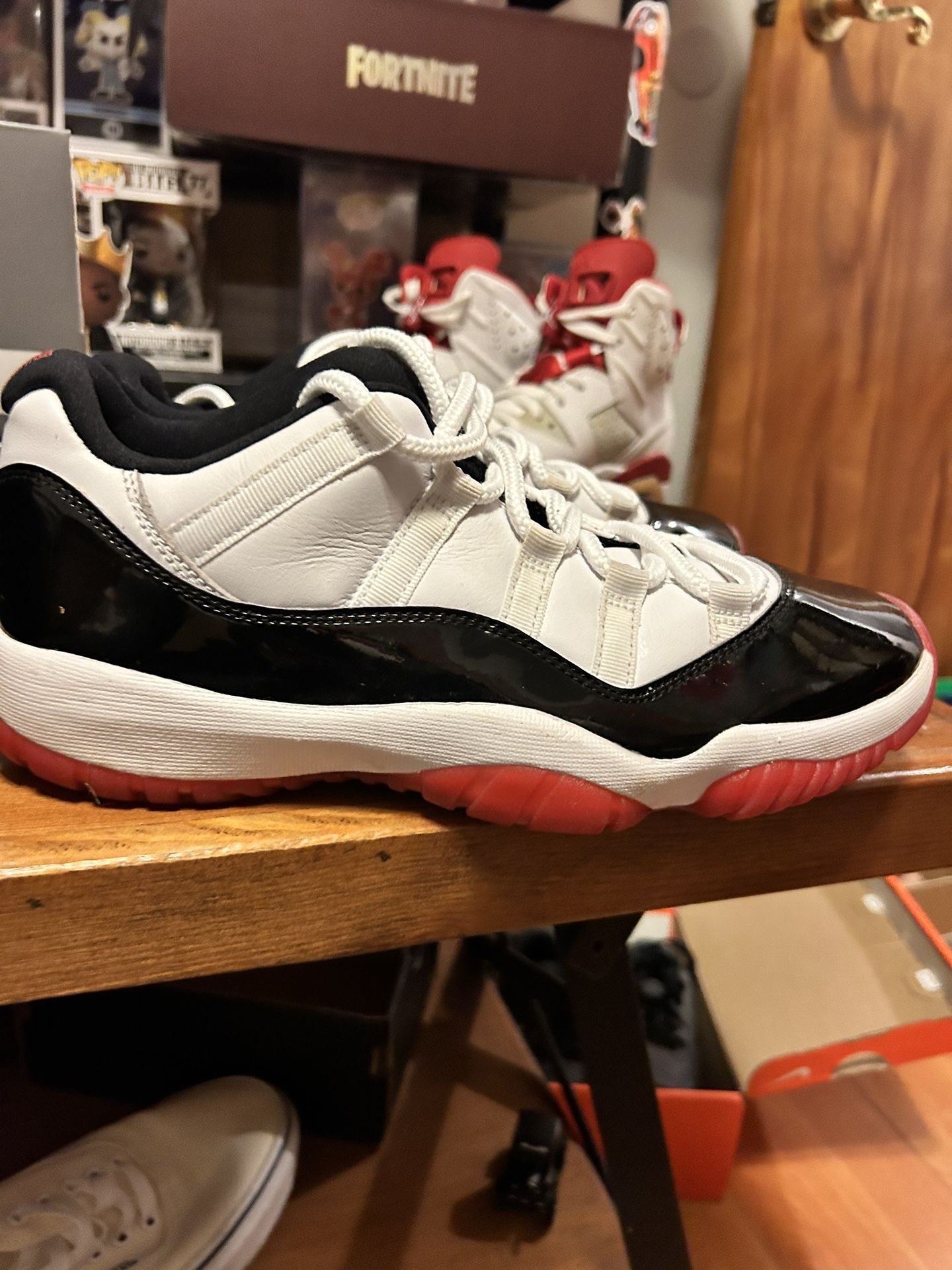 Men's Jordan 11 low Concord Bred size 9- VNDS… Worn Once Read Description NO BOX