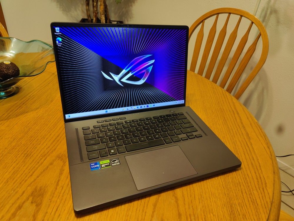 ASUS - ROG Zephyrus G16 16"Gaming Laptop, 13th Gen Core i7 with 16GB , RTX 4060-512GB SSD