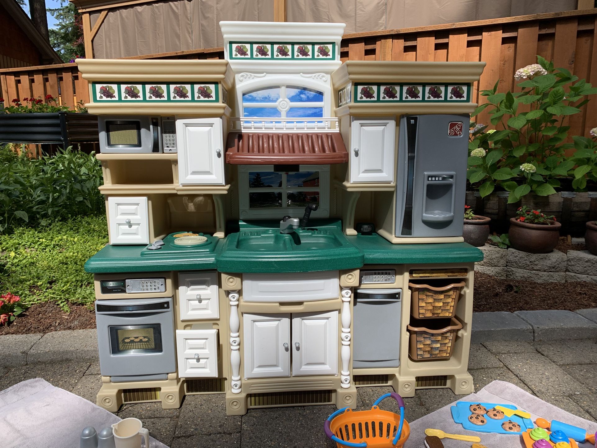 Step 2 Play Kitchen