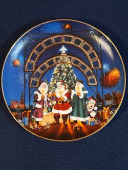 Vintage 1996 Disney’s "The Lights of Winter" at Epcot Special Edition Collectors Plate