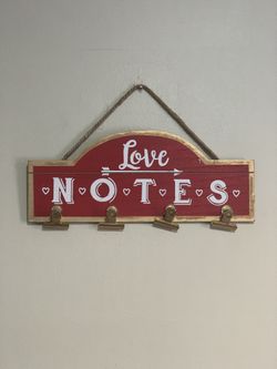 Love Notes Red Wooden Hanging Wall Sign W/4 Clips Rope Photo/card Holder Decor