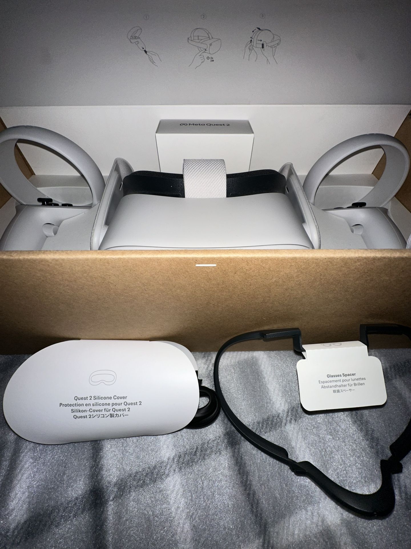 Meta Quest 2: Advanced All-In-One Virtual Reality Headset - 128 GB
