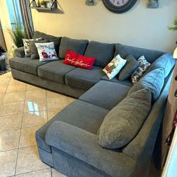 Beautiful Grey Sectional Couch From Jerome's LIKE NEW 