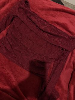 red shirt long sleeve crop