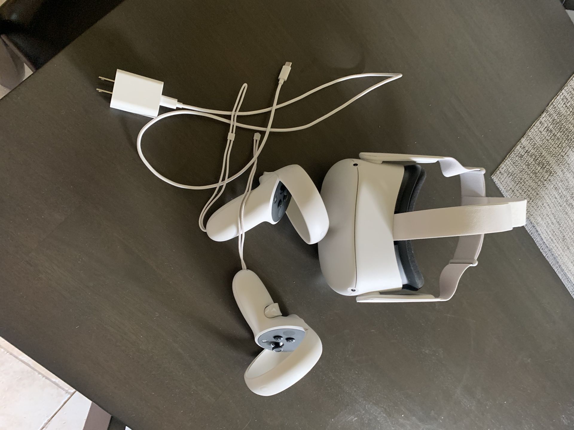 Barely Used VR Oculus Quest 2 for Sale in New Milford, CT OfferUp
