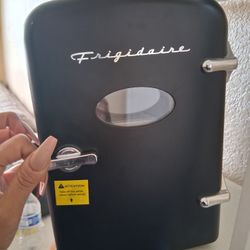 Mini refrigerator for sale in good condition 