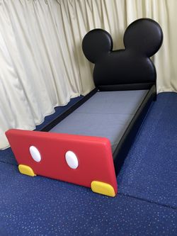 Twin upholstery beds