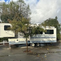 1995 Alfa See Ya 34’ 5th wheel 34’