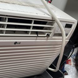 LG Window AC Unit Has Cooling And Heat