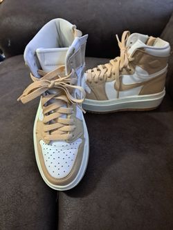 Women's size 7 Air Jordan 1 Elevate High 'Desert' (style code DN3253-121),