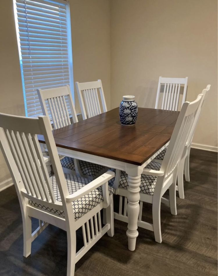 Beautiful Barn Farmhouse Style Dining Table With 6 Chairs