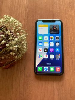 iPhone XR ( Unlocked) 64gb black color