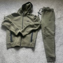 Nike Tech Fleece Tracksuit Green Mens Tracksuit Hoodie And Pants Set