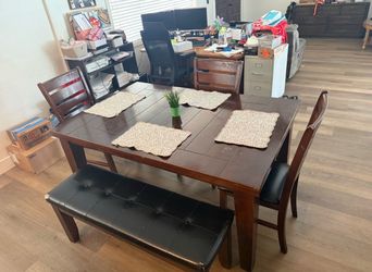 Free!!! Dining Table- Gratis!