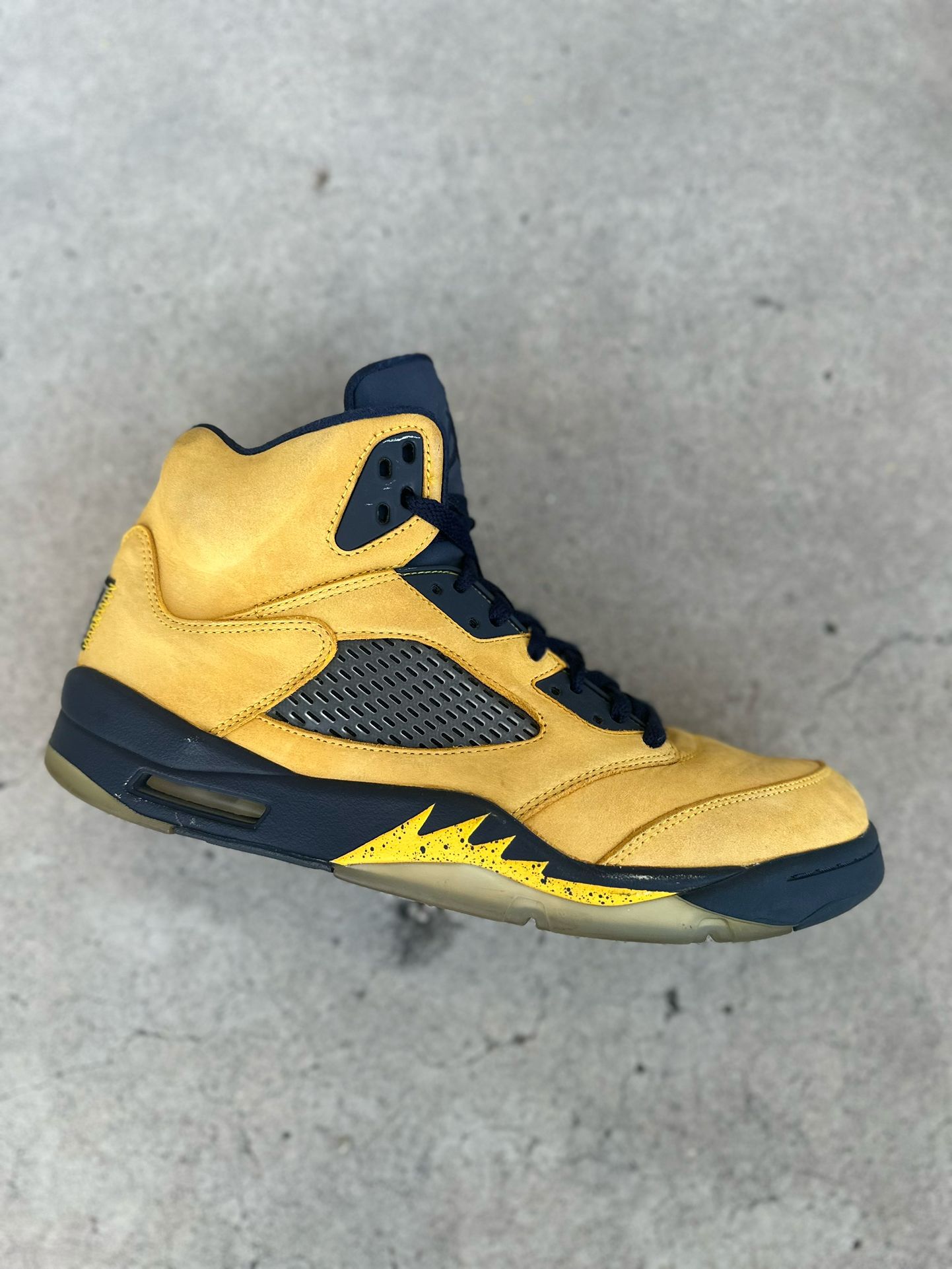 Air Jordan 5 Retro SE “Michigan”