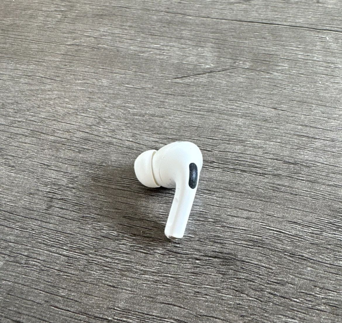 Apple AirPods Pro 2nd Gen. USB-C Replacement -left Side Only A3048- Excellent