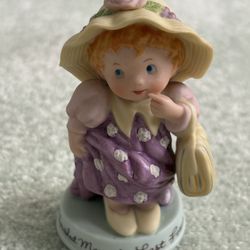 Vintage 1983 Avon “cherished moments last forever” figuring