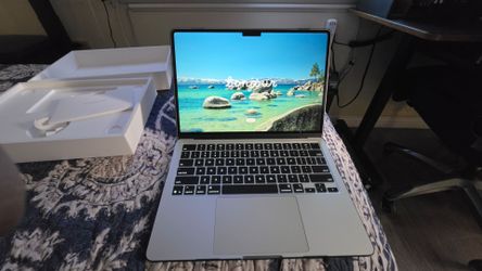 LIKE A NEW! MacBook Air 13" 2025 M4 Chip - 16GB RAM - 512GB SSD