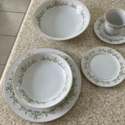 Vintage Townhouse, Fine, China