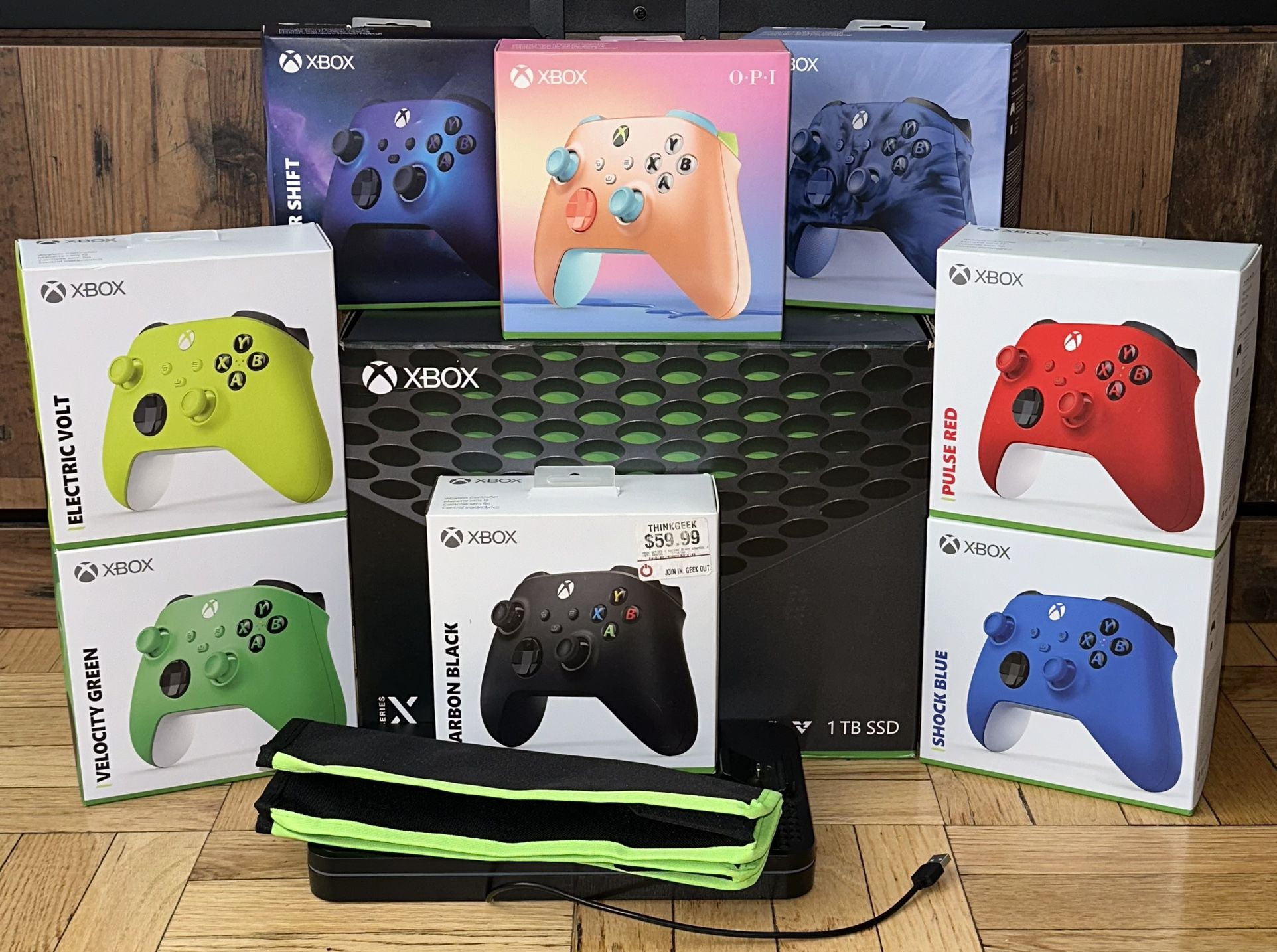 X-box Series X 1TB + 8 Controllers, Dust Cover & More!