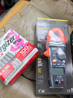 Klein Tools CL220 400A AC Clamp Meter