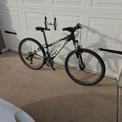 Giant Revel Bike