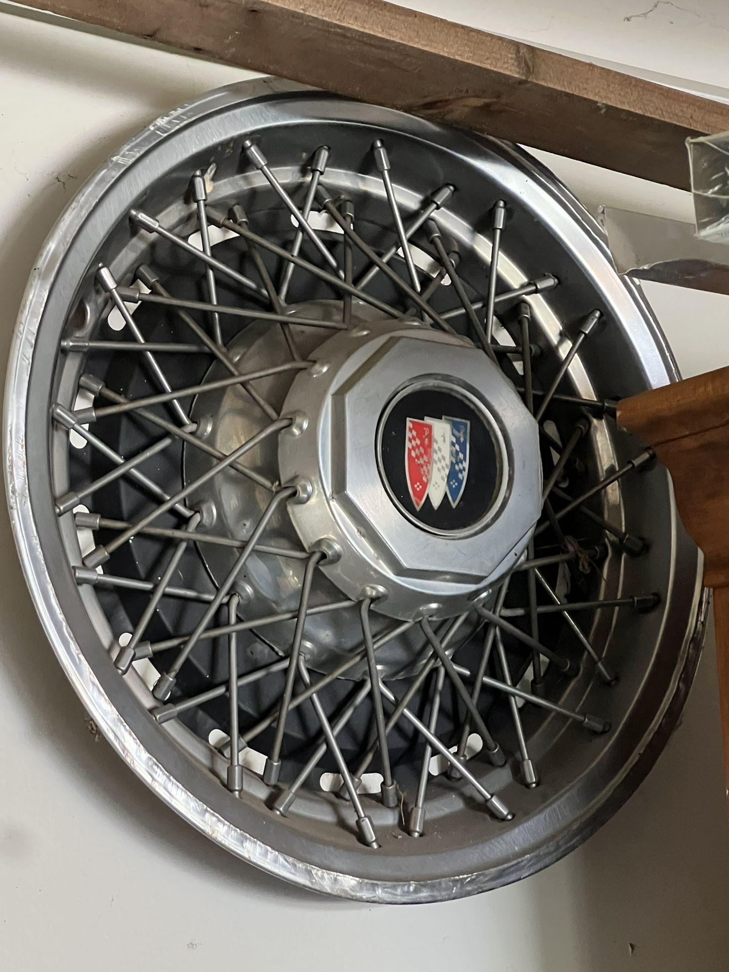 Buick Wire Wheel Hubcap