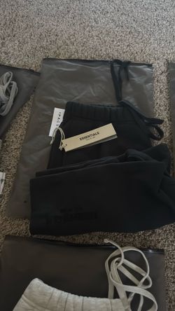 black essentials shorts men’s large