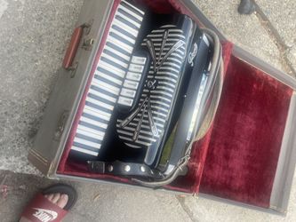 RIVOLI  ACCORDION 